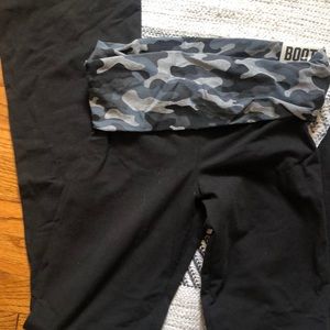 Victoria Secrets flair yoga pants,  size small